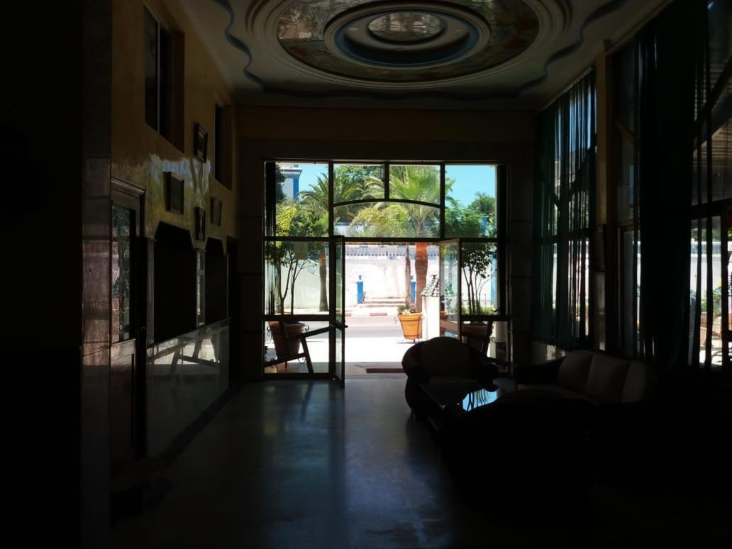 Hotel Choumis Haj Messaoud ลารัช ภายนอก รูปภาพ