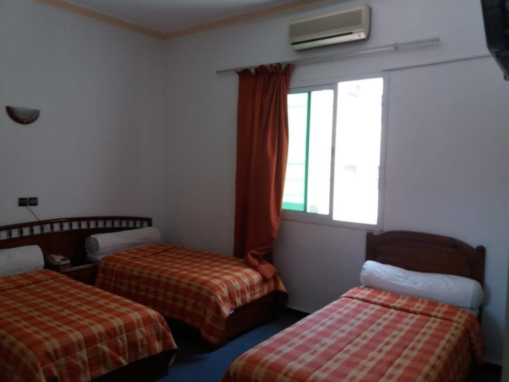 Hotel Choumis Haj Messaoud ลารัช ภายนอก รูปภาพ
